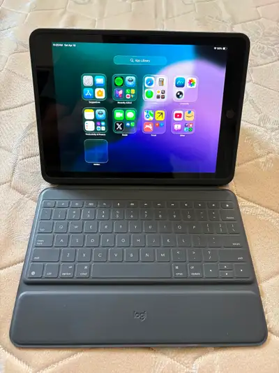 iPad 9 Wifi + Cellular 64 GB with Keyboard - $350, View more