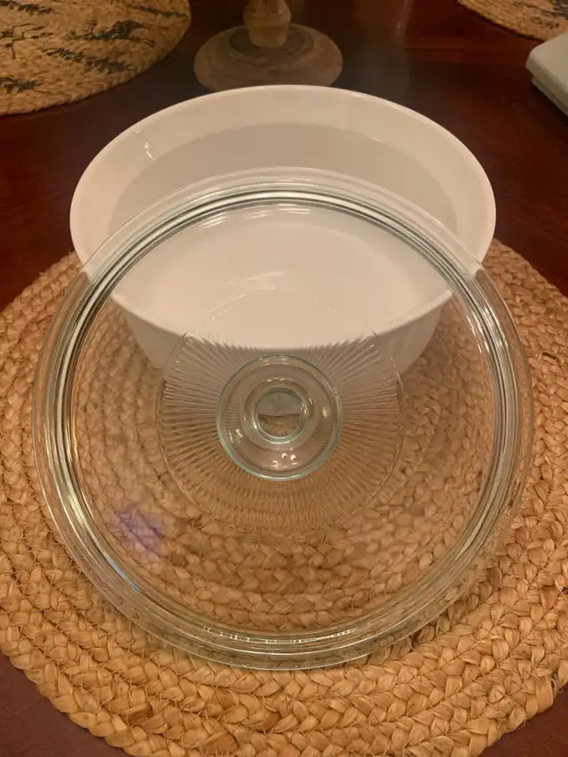 RARE FIND  1990’S ‘ CORNINGWARE FRENCH WHITE STONEWARE  in Kitchen & Dining Wares in Mississauga / Peel Region - Image 10