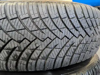Tires are practically new, only driven less than 3,000 km. Tread remaining: 9 to 9.5 mm Rims are in...