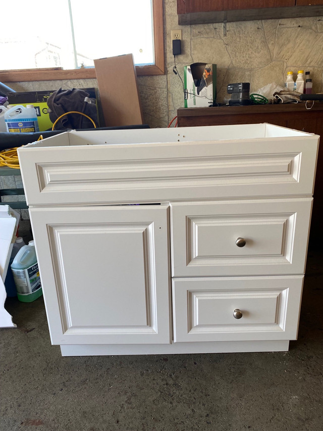 Bathroom Vanity 36” in Cabinets & Countertops in Thunder Bay