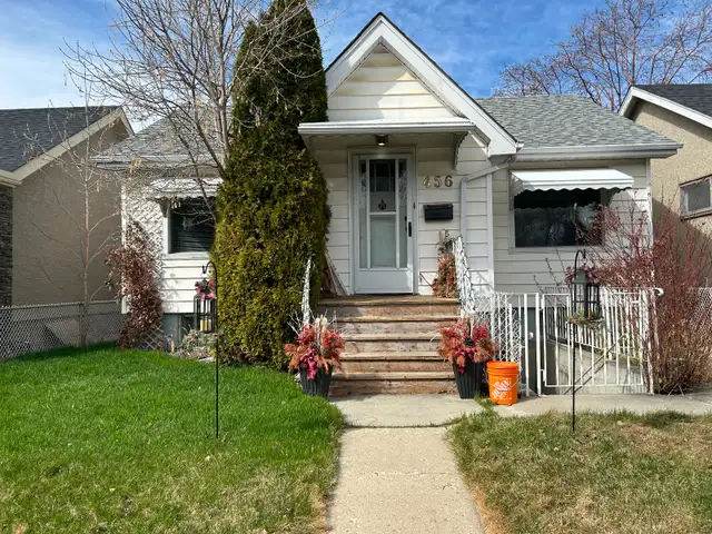 2 BED INNER CITY SUITE-$2550/MO INCLUDING UTILITIES AND GARAGE