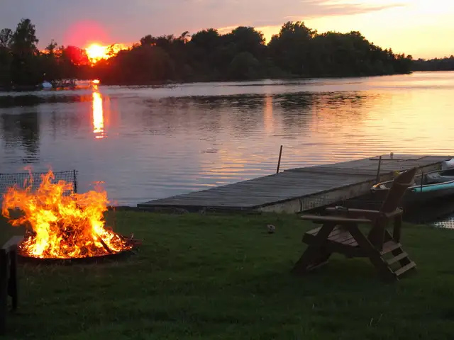 Escape to Ruby: Your Luxurious Puslinch Lake Paradise! in Ontario in Canada - Image 2