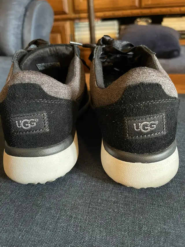Women’s UGG Shoes ***price Lowered!! in Women's - Shoes in City of Toronto - Image 3