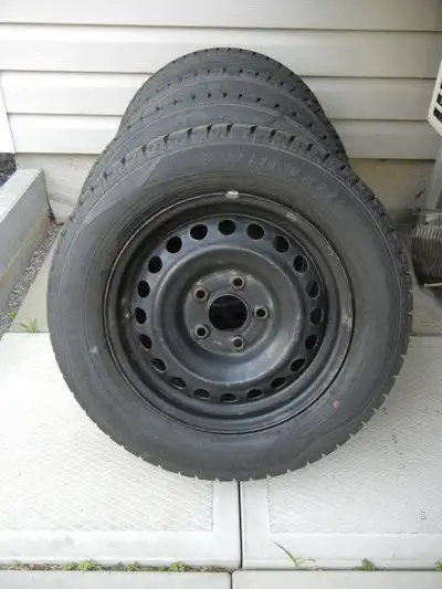HYUNDAI ELENTRA , KIA FORTE PNEUS D'HIVER DUNLOP 195/65R15