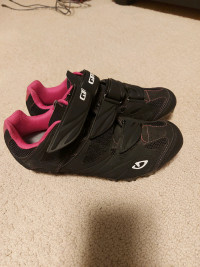 Ladies Giro Riela Bike shoes New size 7.5 US