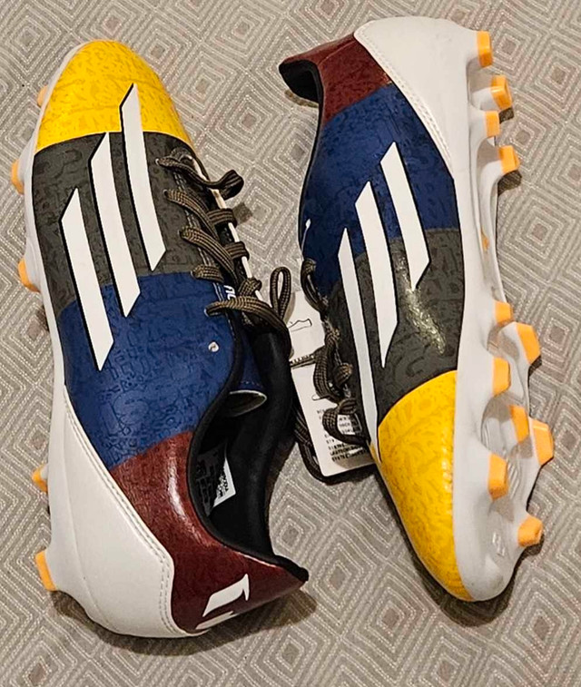 Adidas Messi F10 Soccer Cleats Size 4.5 US in Soccer in City of Toronto