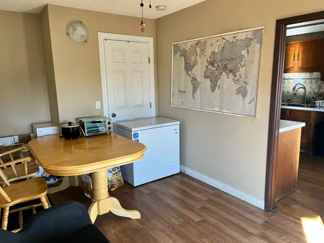 Furnished room 2 mins to Rundle station