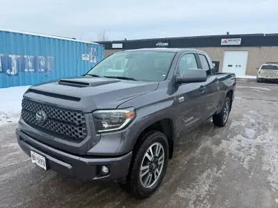 Selling my 2019 Toyota Tundra SR5 4x4 equipped with the legendary 5.7L i-Force V8. 381 HP / 401 lb-f...