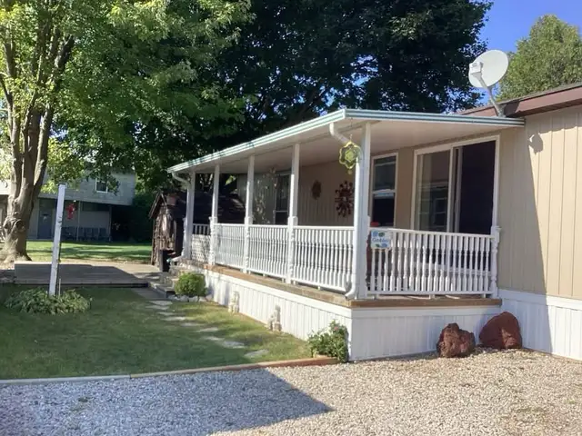 REDUCTION IN PRICE! Maitland Marina Goderich in Park Models in Grand Bend - Image 2