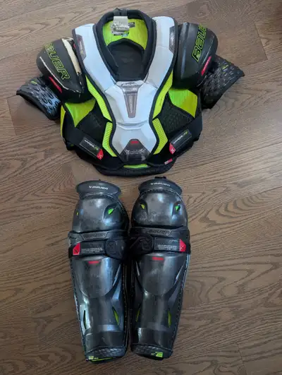 Bauer vapor hyperlite shoulder pads Jr. M asking for $70 Bauer vapor 3X pro shin guards Jr. 11" (28c...