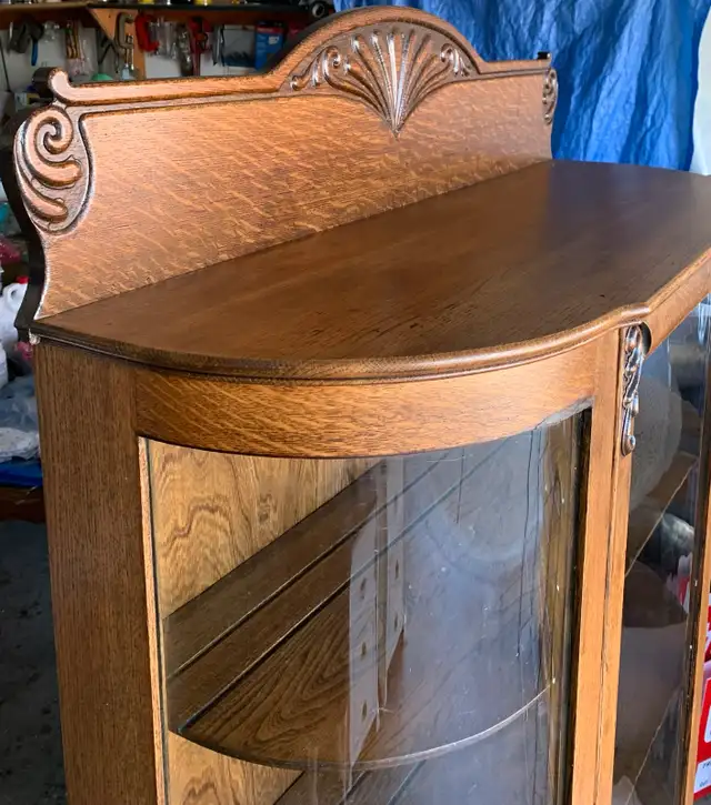 Antique Oak Display Cabinet in Hutches & Display Cabinets in Calgary - Image 4