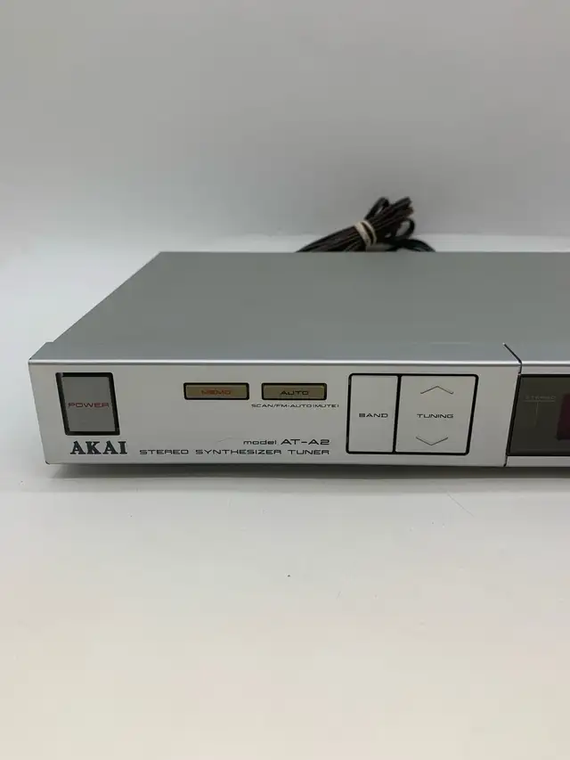 Akai AT-A2 AM/FM Stereo Tuner Working in Stereo Systems & Home Theatre in City of Toronto - Image 3