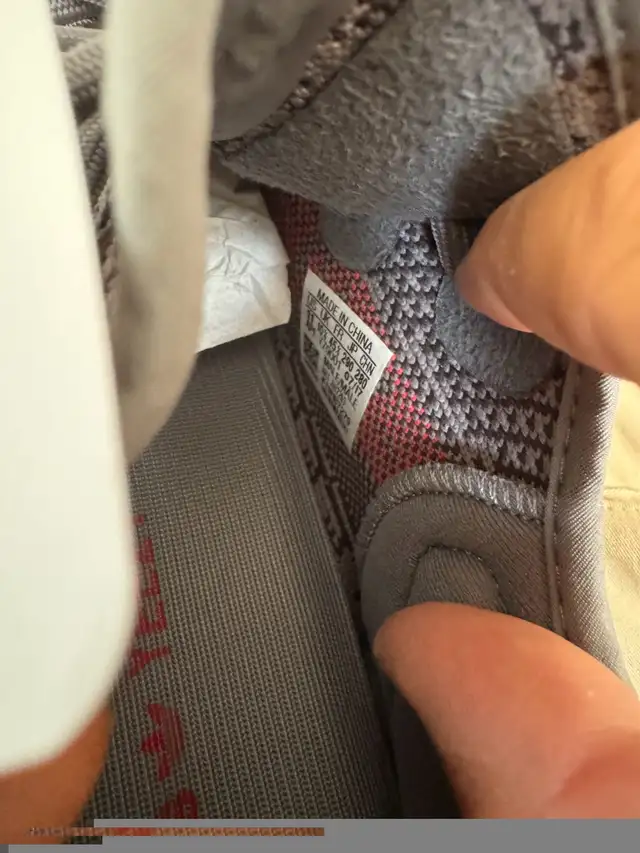 Adidas Yeezy 350 V2 AH2203 Beluga 2.0 Size 11 US NEVER WORN! in Men's Shoes in City of Toronto - Image 10