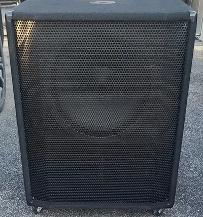 YORKVILLE SW800P POWERED 18" SUB, View more