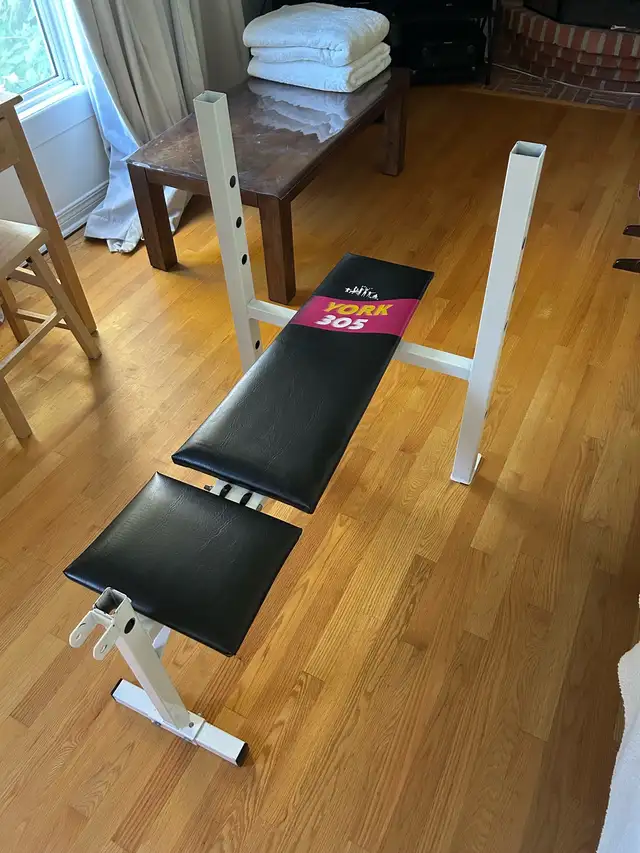 York 305 Bench Press in Exercise Equipment in Ottawa - Image 3