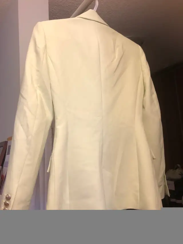 Zara blazer top in Women's - Tops & Outerwear in Mississauga / Peel Region - Image 4