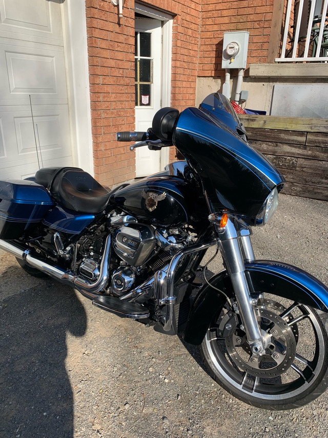 2018 street glide  in Touring in Ottawa - Image 4