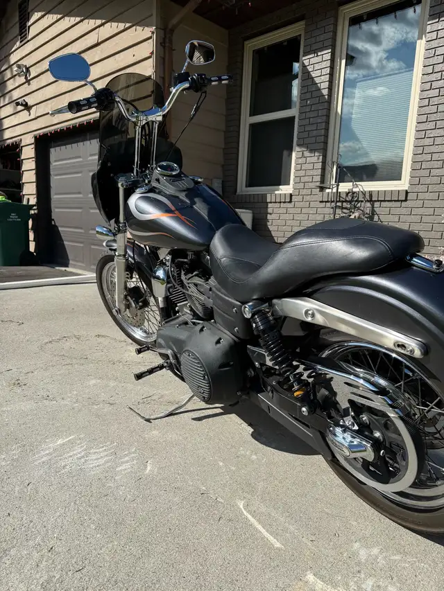 2007 Harley Davidson Street Bob in Street, Cruisers & Choppers in Revelstoke - Image 3