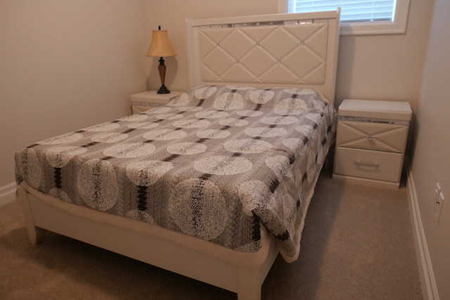 Gorgeous, New, Bedroom Suite, Never Used in Beds & Mattresses in Chilliwack - Image 4