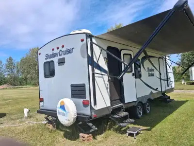 2016 Shadow Cruiser 251 RKS Fully set up for viewing in Quesnel starting July 16th Roof professional...