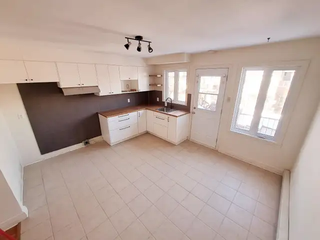 Superbe et grand 4 1/2 lumineux – Libre immédiatement in Long Term Rentals in City of Montréal - Image 8