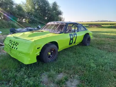 Complete ready to race Hobby stock dirt track car, Fresh 350 engine two nights on it,2 speed powergl...