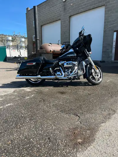12” iron hold handlebars Slip ons Black mirror Always stored indoors