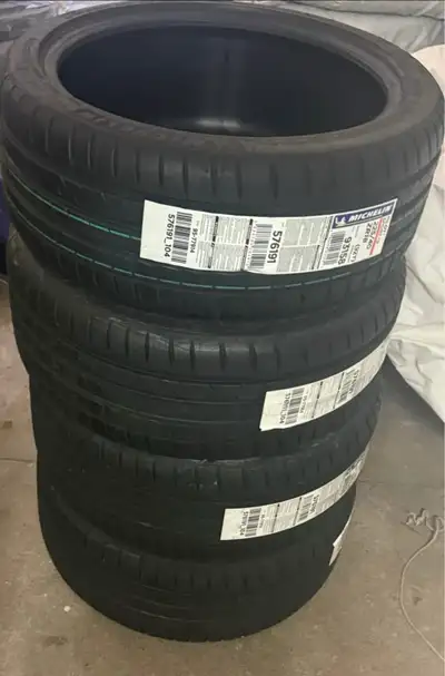 Pneu neuf Jamais utilisé 225/40ZR18
