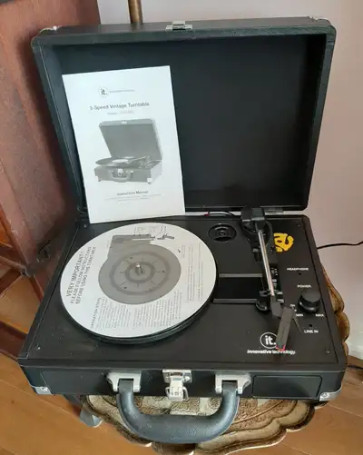Vintage-look Turntable, View more