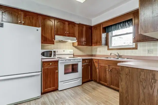 Room Rental All Included 1GB WiFi, near brock63295984402051121