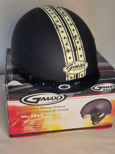 Never worn. Only tried on. GMAX helmet. Size XXL. Has drop down sunshade. Comes with box and accesso...
