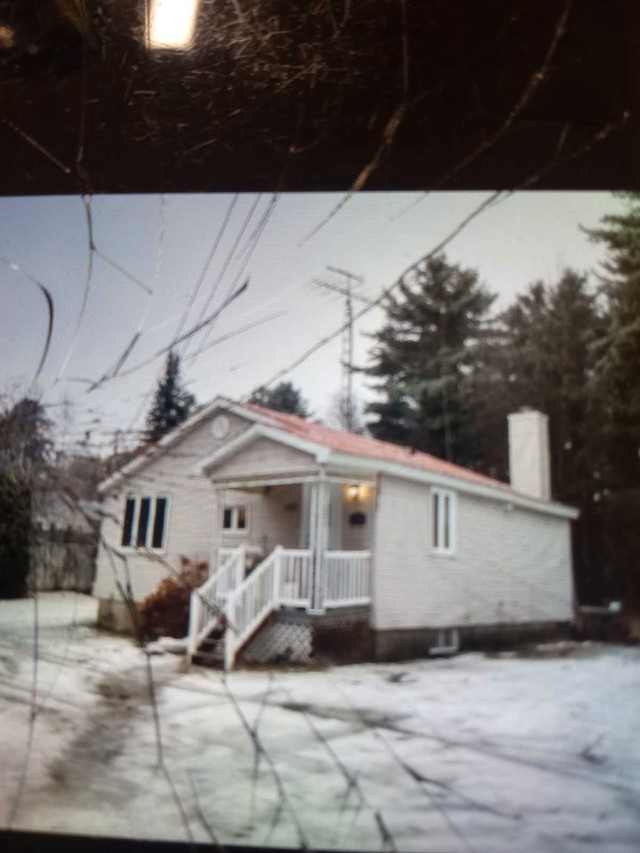 Petit Maison a mascouche  dans Locations longue durée  à Ville de Montréal