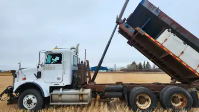 Well maintained truck Truck starts runs and drives good Cummins Ism engine 13 spd transmission Tripl...