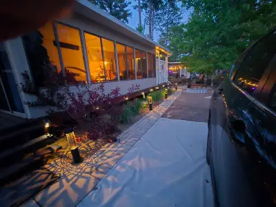 A VENDRE LOT 321 NO TEL: 819-684-6118 Roulotte de 40 pieds très bien entretenue avec véranda de 23X1...