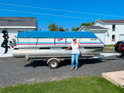 Beau Ponton de 16 pieds avec moteur Mariner 40 hp et remorque,toile de transport,j’ai le rack pour t...