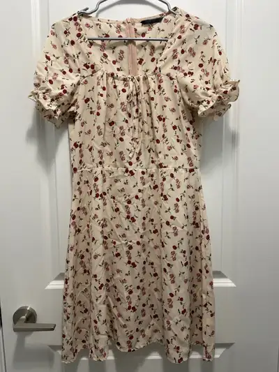 Shein beige floral dress, View more