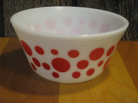 Vintage Federal Glass Red Dots Mixing bowl. Diam:8"