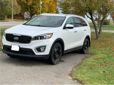 This vehicle is previously owned and well-maintained, with full maintenance records included. The oi...