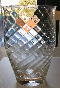 Vase de table /vase decoratif en verre cristallin IVV Italy 10po
