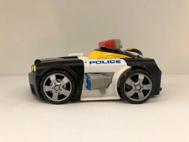 HASBRO PLAYSKOOL BOT  TRANSFORMER  CARS in Toys & Games in Kitchener / Waterloo - Image 3