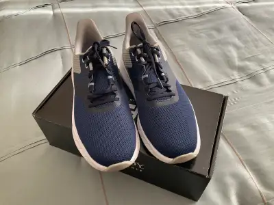 Men’s Almost New FootJoy Golf Shoes, View more