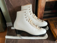 Women's WIFA Goldstar Figure Skates Size 7.5