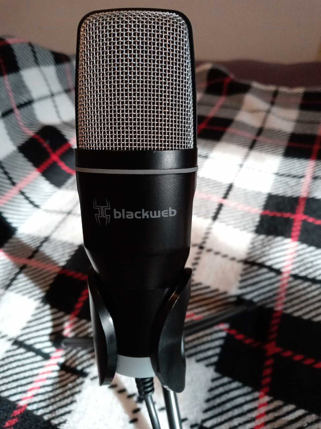 Blackweb Mic in General Electronics in Annapolis Valley - Image 2