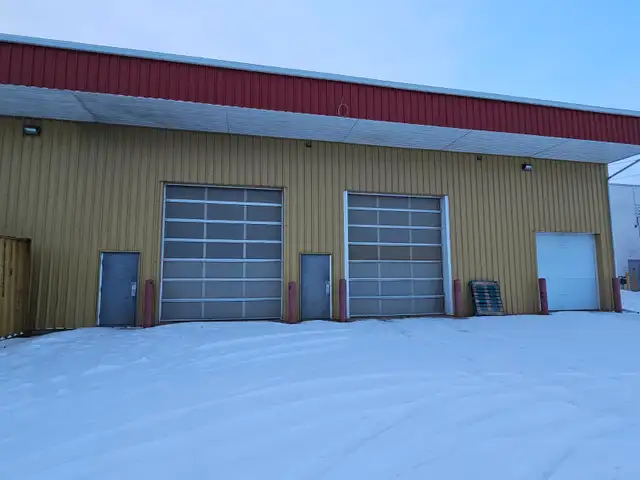 Triple bay space for rent