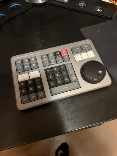 Hardly used speed editor.