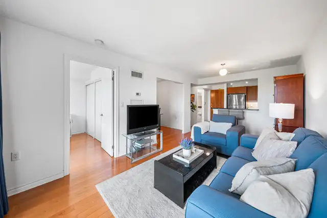 HIGH END CONDO FOR SALE! 2210 Lakeshore Road, #104, Burlington628637553085451212