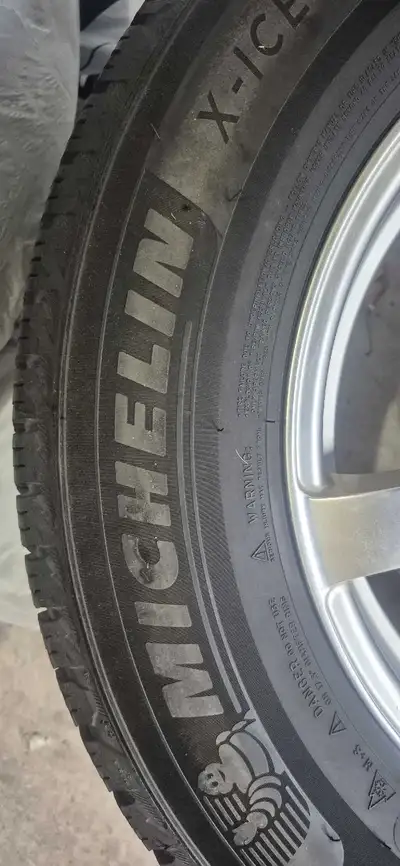 245/65R17 Michelin Winter Tires – Excellent Condition ❄️ Set of 245/65R17 winter tires for sale. Des...