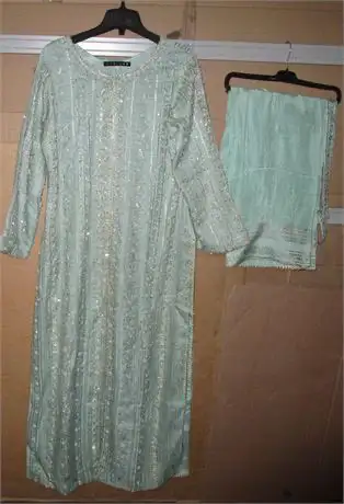 Karigur Women Pearl Works Long kurta, sz s