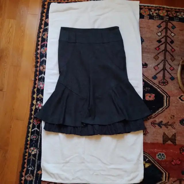 JUPE  GRISE  MI- LONGUE XL in Women's - Dresses & Skirts in Québec City - Image 2