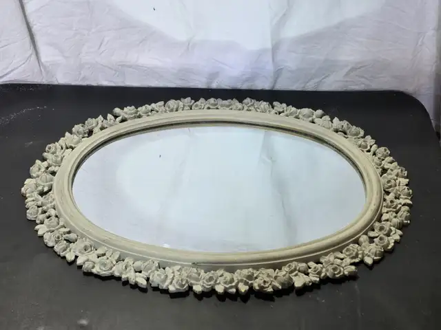 Vintage Oval Wood Mirror - Carved Rose Floral Frame in Home Décor & Accents in Ottawa - Image 6